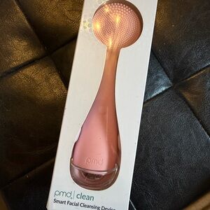 PMD Clean Device with White Silicone